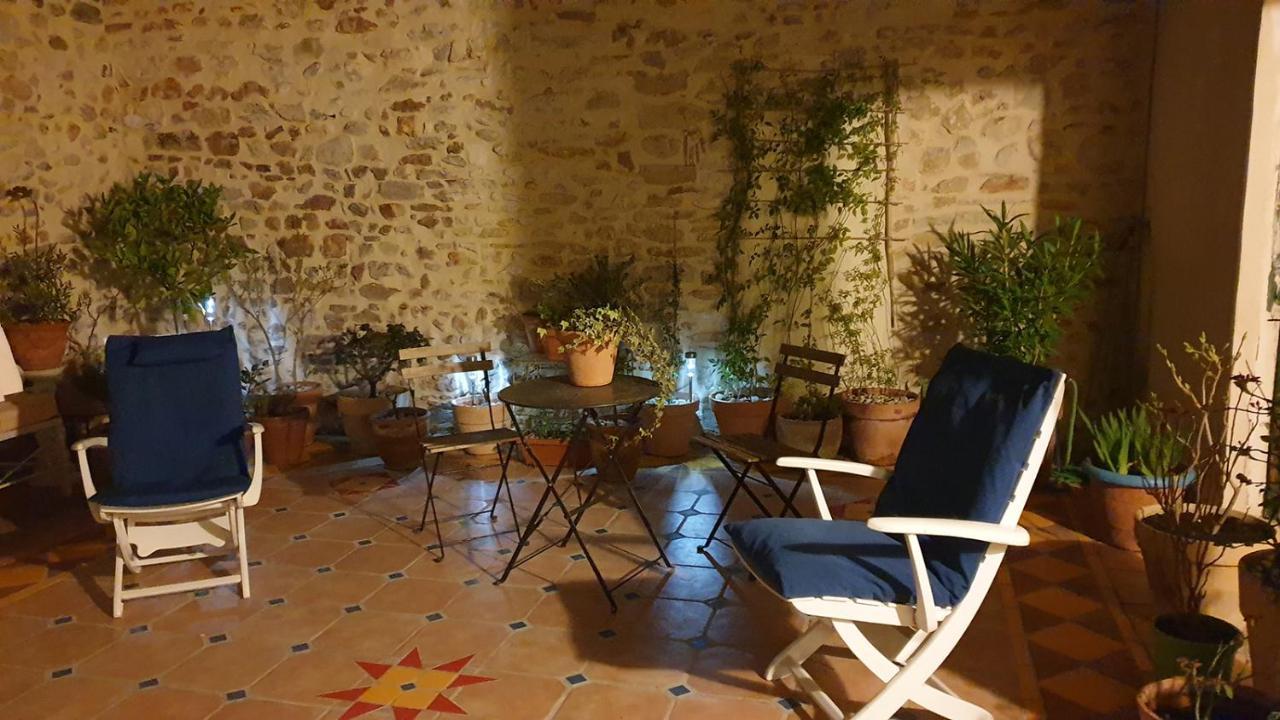 La Maison De St Victor Bed & Breakfast Saint-Victor-de-Malcap Exterior photo